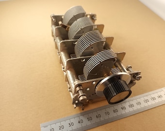 Variable Capacitor 4 Gang Air Spaced 550pF, 200pF, 200pF, 275pF, 1225pF Total